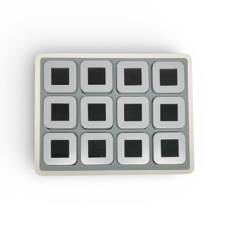 Elegantes Display mit 12 Holzboxen- mattgrau